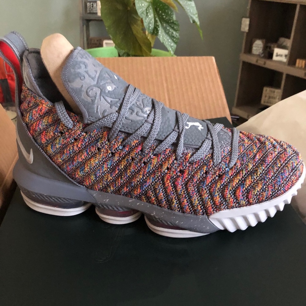 LeBron 16
